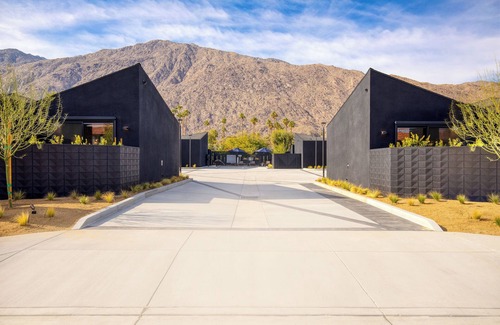 Downtown Palm Springs Apartment | 8-Bedroom Suite | Blackhaus Hotel by AvantStay