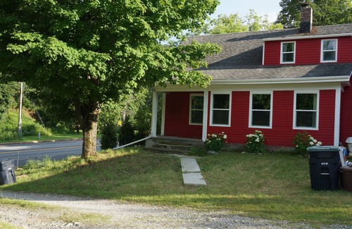 Dorset House | 8-bedroom vacation home just 16 minutes from Golf Club at Equinox