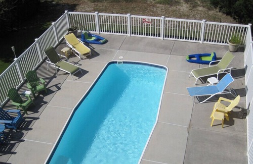 The Point Cottage | 8 Bedrooms with Private Pool; Beautiful Sound and Ocean Views!