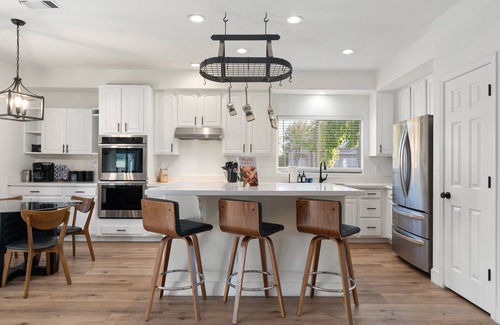 Desert Sunset House | 8 Beds|3 Showers|Gameroom, Gym, Pool, Spa & BBall