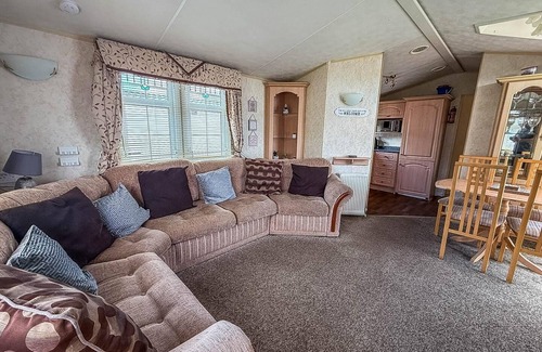 Skegness House | 8 berth caravan with WiFi and decking in Lincs ref 78003P