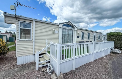Skegness House | 8 berth caravan with WiFi and decking in Lincs ref 78003P