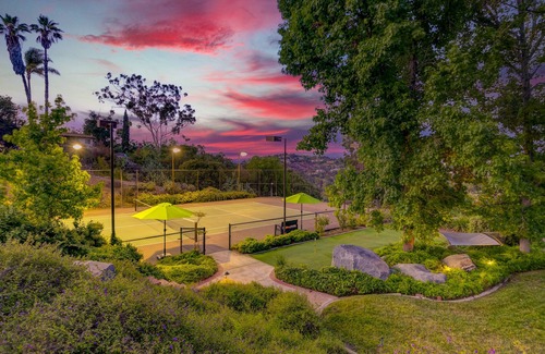 El Cajon House | 8 BR Rockstar Villa! Swim Up Bar + XL Pool/Jacuzzi/Slide, Waterfall +Views!