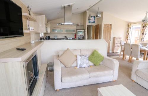 Tattershall House | 8 Castle View