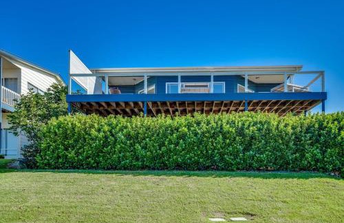 Encounter Bay House | 8 Davies St Encounter Bay - No Linen Included - Wi-Fi - Sea Views