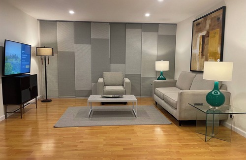 Downtown Apartment | 8. Delightful 2 Bedroom Apt/parking in city center