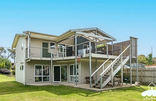 Sandy Point House | 8 Harbour View Sandy Point