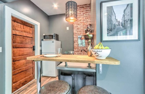 Central Midtown Apartment | #8 · Historic but Modern with Relaxing Natural Light