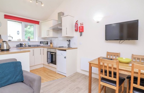 Combe Martin Cottage | 8 MANLEIGH PARK, family friendly, with a garden in Combe Martin
