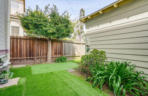 Alameda Apartment | 8 Mi to Bay Bridge Couples Getaway with Mtn Views!