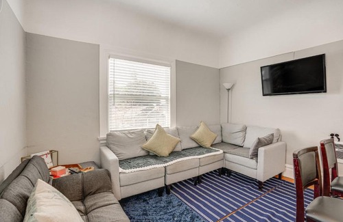 Alameda Apartment | 8 Mi to Bay Bridge Couples Getaway with Mtn Views!