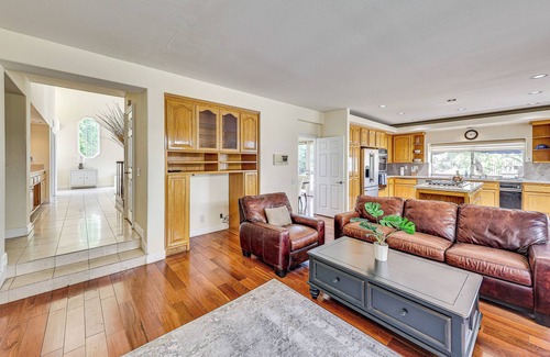 Orange House | 8 Mi to Disneyland: Spacious Home in Orange!