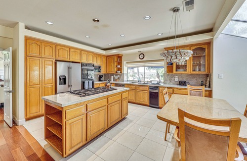 Orange House | 8 Mi to Disneyland: Spacious Home in Orange!