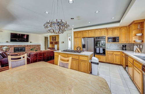 Orange House | 8 Mi to Disneyland: Spacious Home in Orange!