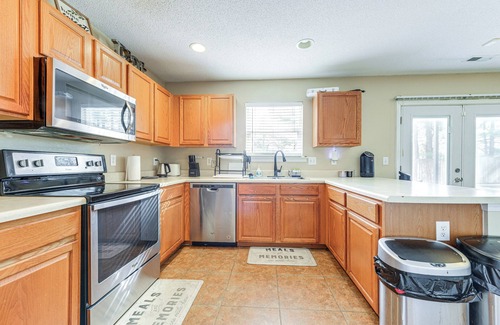 Northeast Raleigh House | 8 Mi to Dtwn: Raleigh Family Home w/Yard