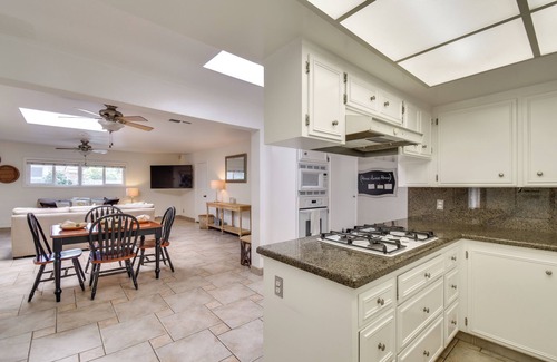 Roosevelt House | 8 Mi to Dtwn: Spacious Home w/Fire Pit in Fresno!