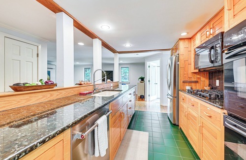 Housatonic House | 8 Mi to Tanglewood & Butternut Ski: Spacious Home!