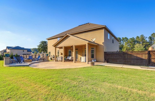 Fayetteville House | 8 Mi to Trilith Studios: Home w/Fire Pit!