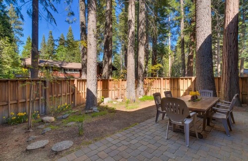 Comstock Acres House | 8 miles to Ski Palisades Tahoe-Alpine|Walk to Town