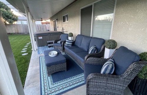 Clovis House | 8 min. to Oldtown Clovis CA Nice No Smoking home, HotTub and park across the str