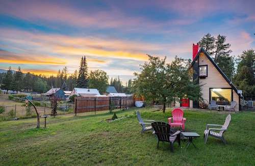Coram Cabin | 8 Minutes to Glacier National Park A-Frame With Hot Tub