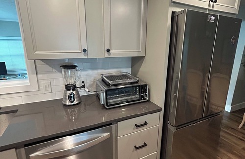 Gulf Gate Estates House | 8 Minutes to SIESTA BEACH! 3-bedrm Oasis in Sarasota - Kng, Queen, 2 full beds