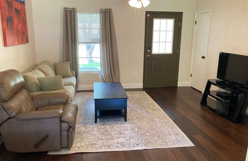 Fellowship House | 8 minutes to World Equestrian Center! Pet-friendly home that sleeps 8.
