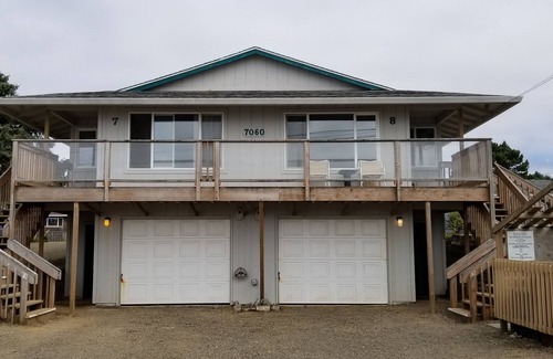 Gleneden Beach House | #8 - "Pelican's Nest" - Views & Steps from the beach!