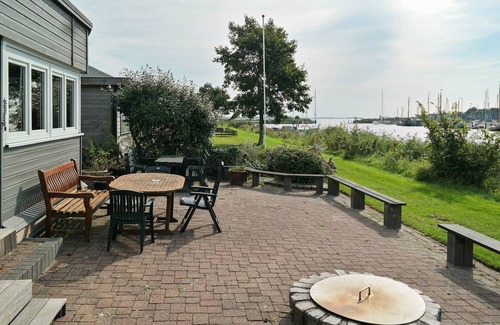Anjum House | 8 Pers Large Seaside Home in Front of the Lauwersmeer