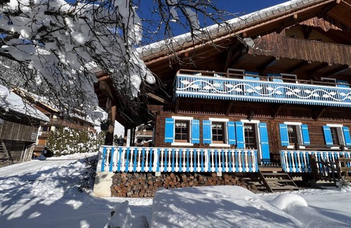 La Chapelle-d'Abondance Apartment | 8-person flat in adjoining chalet, village centre, close to slopes