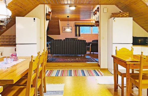 Sorbo House | 8 person holiday home in BRÅLANDA-By Traum
