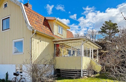 Bjorholmen House | 8 person holiday home in KLÖVEDAL-By Traum