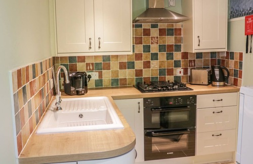 Fourstones Near Bentham Cottage | 8 STONEGATE, pet friendly, character holiday cottage in Low Bentham