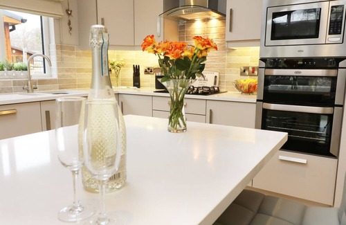 Windermere Cottage | 8 WATERSIDE WOOD, pet friendly, with pool in Troutbeck Bridge