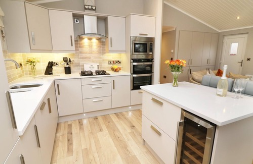 Windermere Cottage | 8 WATERSIDE WOOD, pet friendly, with pool in Troutbeck Bridge