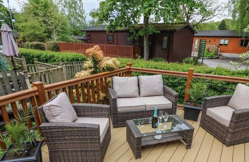 Troutbeck Bridge Cabin | 8 WATERSIDE WOOD, pet friendly, with a garden in Troutbeck Bridge