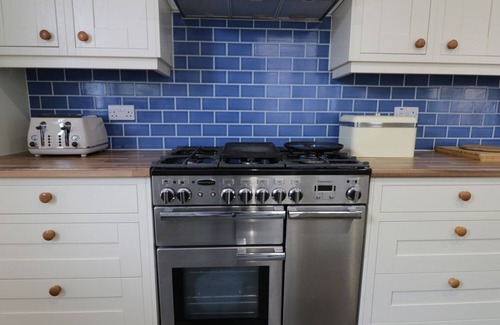 Hornsea Cottage | 8 WILTON ROAD, pet friendly, character holiday cottage in Hornsea