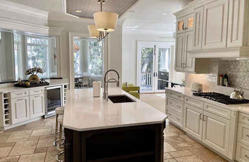 Vanderhorst Plantation House | 80 Forestay Court. Luxury 5 bedroom home with a pool. 3 min. walk to beach.