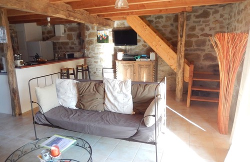 Branceilles Cottage | 80 m² air-conditioned gîte in former farmhouse, rated 4 *, sleeps 4,
