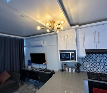 South Beach Apartment | 806 Ocean View Luxury Free Wi-Fi Aircon Parking