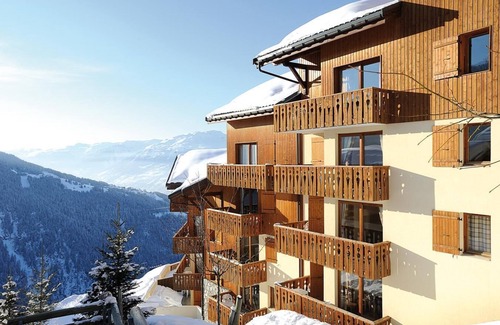 Plan Peisey Apartment | 80m from ski slopes, fitness, swimming pool, terrace, balcony, tv, ski locker, 49-55m²