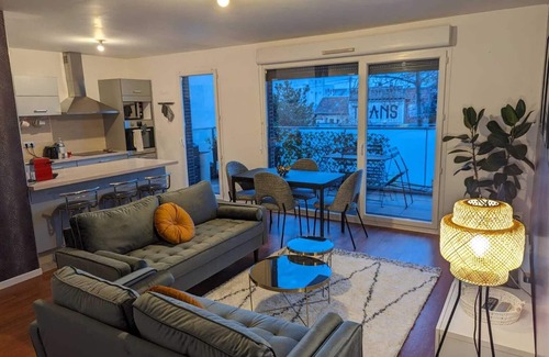 Petit-Ivry Apartment | 80m² Family Apartment With Underground Guarded Parking, 8min Walk From Metro