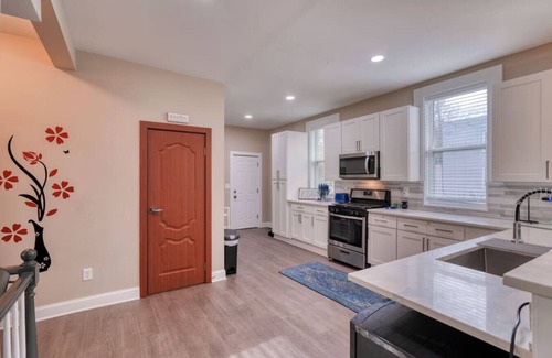 Baltimore House | 81) Entire 5 Bedroom Home with a Gameroom!