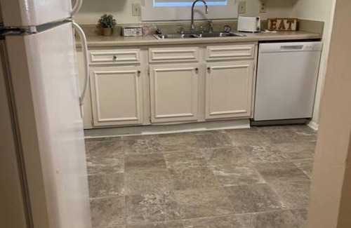 Charlotte House | 8107 Bald Ridge · 4 Bedroom Home, Mins from Uptown, Pet-friendly