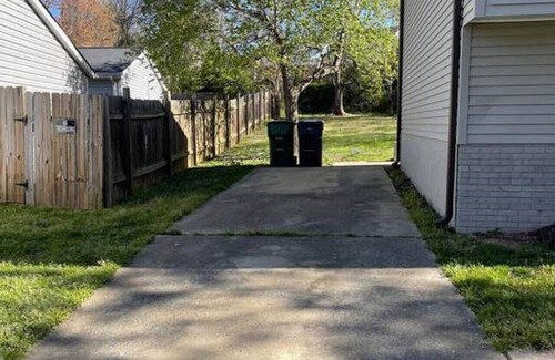 Charlotte House | 8107 Bald Ridge · 4 Bedroom Home, Mins from Uptown, Pet-friendly