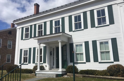 Winooski Apartment | 81B East Allen 2 Bedroom Apartment Downtown Winooski