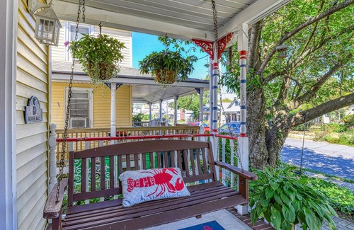 Bradley Beach House | 82 Inskip Avenue - 3-bedroom house in Ocean Grove with coastal decor