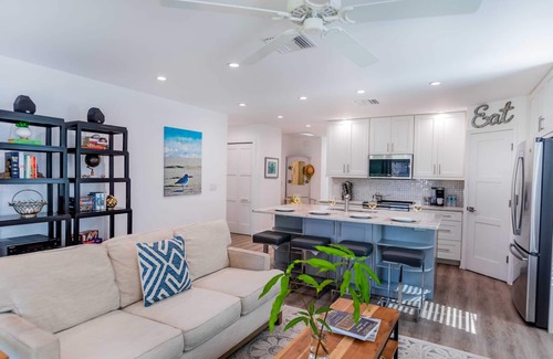 Naples Park House | 824 Twin Palms w/Spacious Screened Lanai