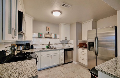 South San Francisco Apartment | 840-#3 Spacious, new, Safe parking garage, Condo type unit, A/C & Elev. near SFO