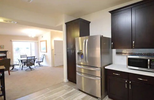 Downtown Apartment | 8405 Upscale Penthouse Elevator & Parking near SFO